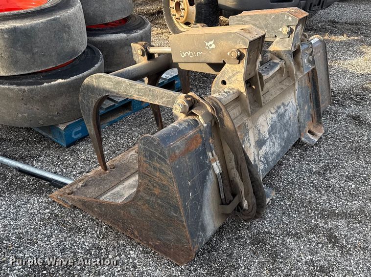image for item DZ4414 Bobcat skid steer grapple bucket