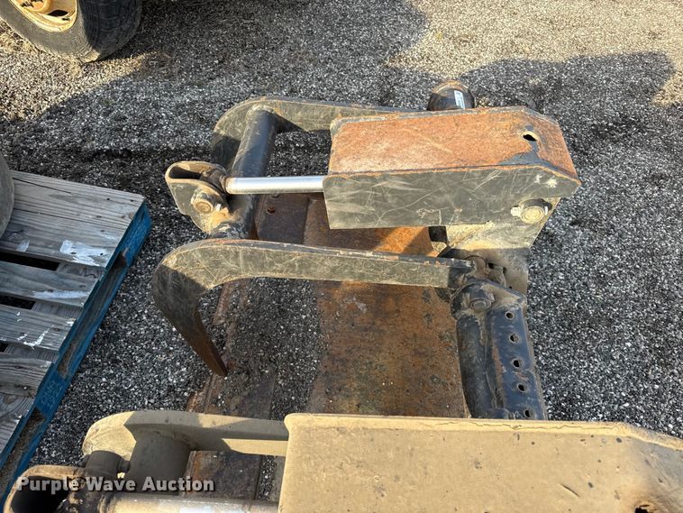 image for item DZ4414 Bobcat skid steer grapple bucket