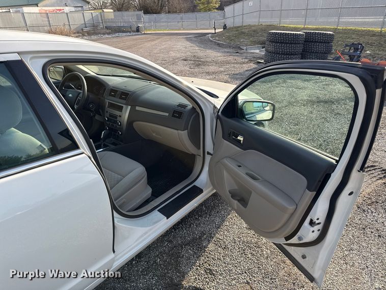 image for item DZ4417 2011 Ford Fusion 