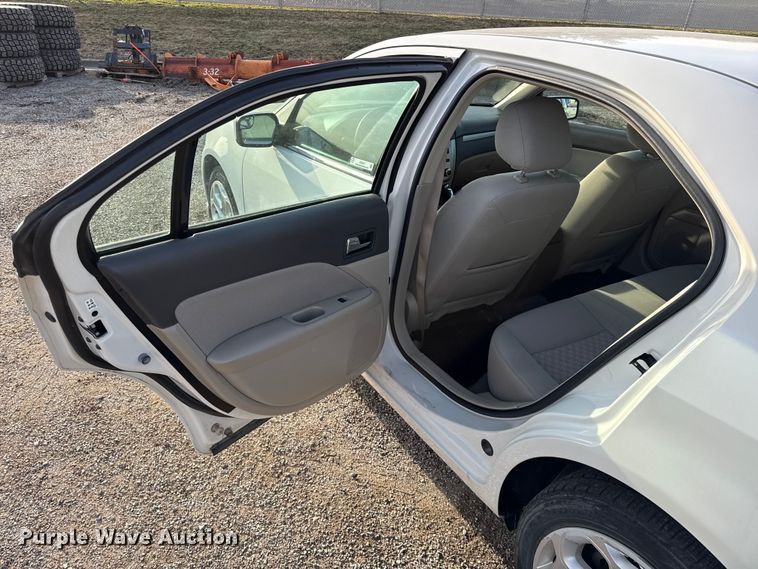 image for item DZ4417 2011 Ford Fusion 