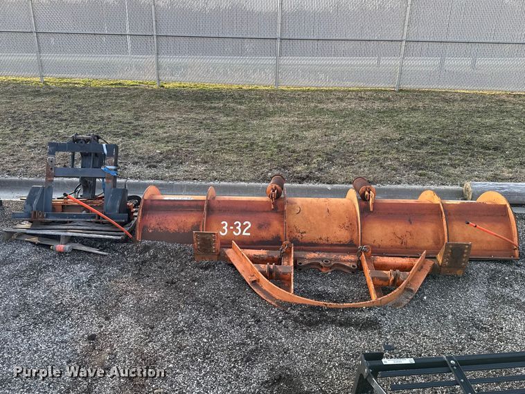 image for item DZ4420 11' W Henke snow plow parts