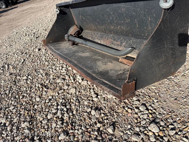 image for item DZ5264 2010 Massey Ferguson 573 MFWD tractor