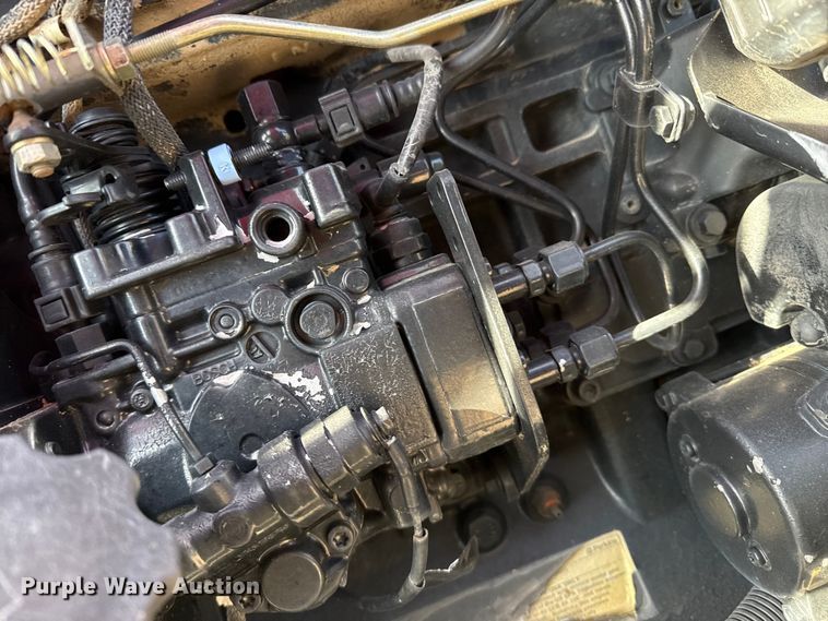 image for item DZ5264 2010 Massey Ferguson 573 MFWD tractor