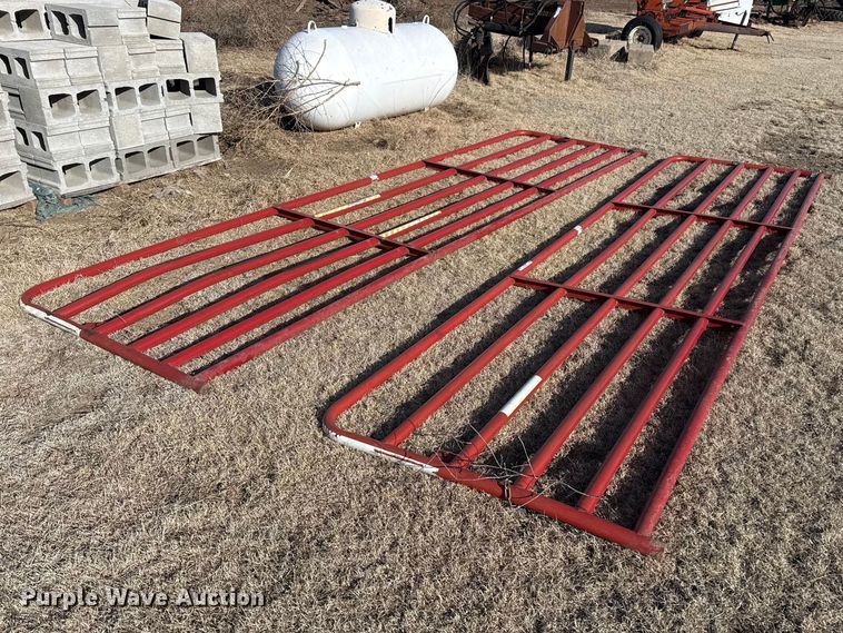 image for item DZ5265 (2) livestock panels