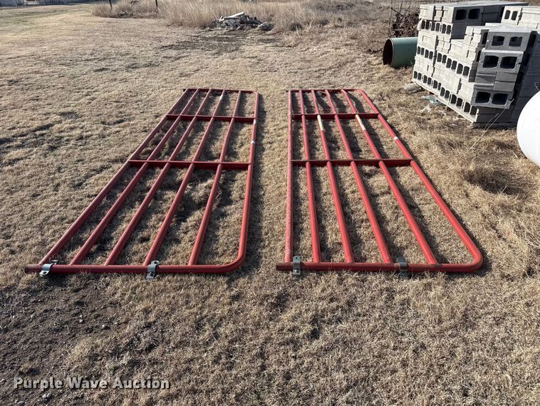 image for item DZ5265 (2) livestock panels