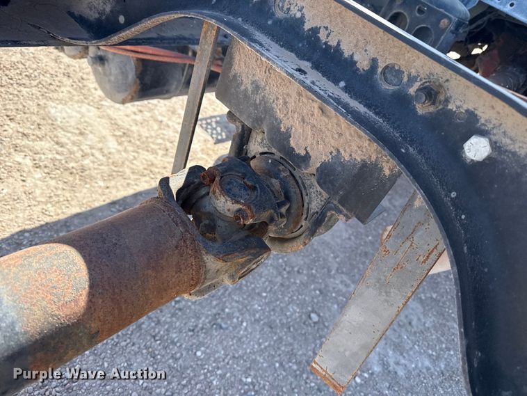 image for item DZ5270 2004 International 4300 truck cab and chassis