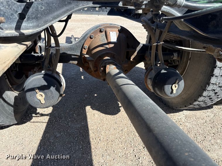 image for item DZ5270 2004 International 4300 truck cab and chassis