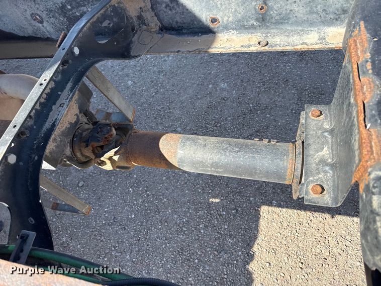 image for item DZ5270 2004 International 4300 truck cab and chassis