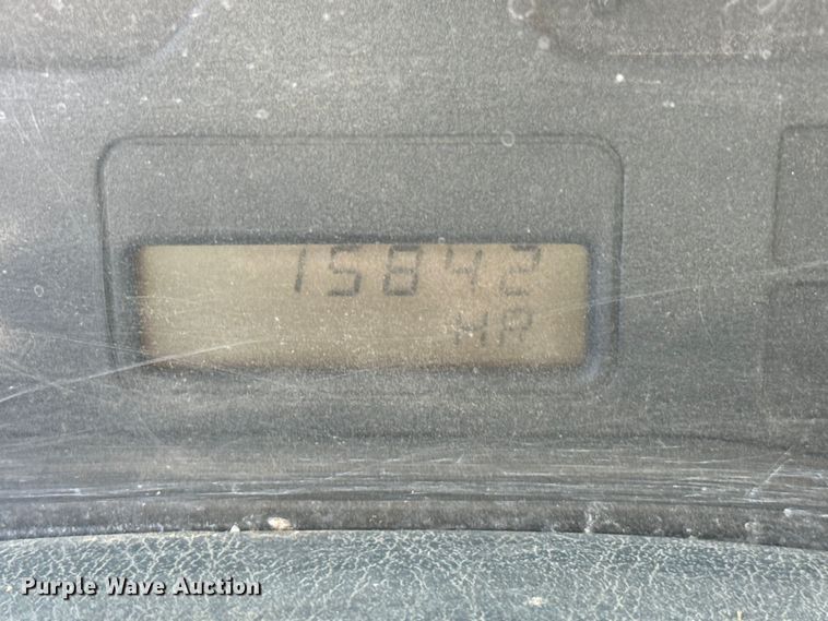 image for item DZ5270 2004 International 4300 truck cab and chassis