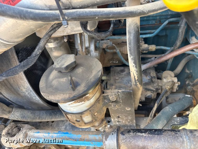 image for item DZ5270 2004 International 4300 truck cab and chassis