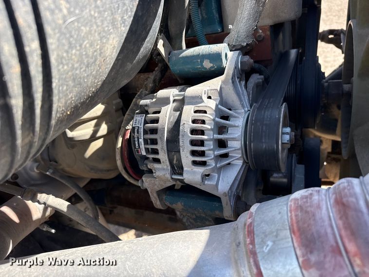 image for item DZ5270 2004 International 4300 truck cab and chassis