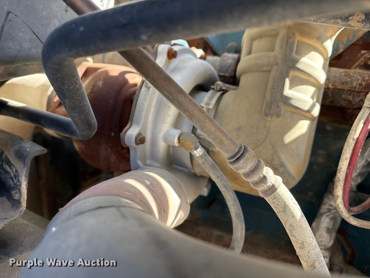 image for item DZ5270 2004 International 4300 truck cab and chassis