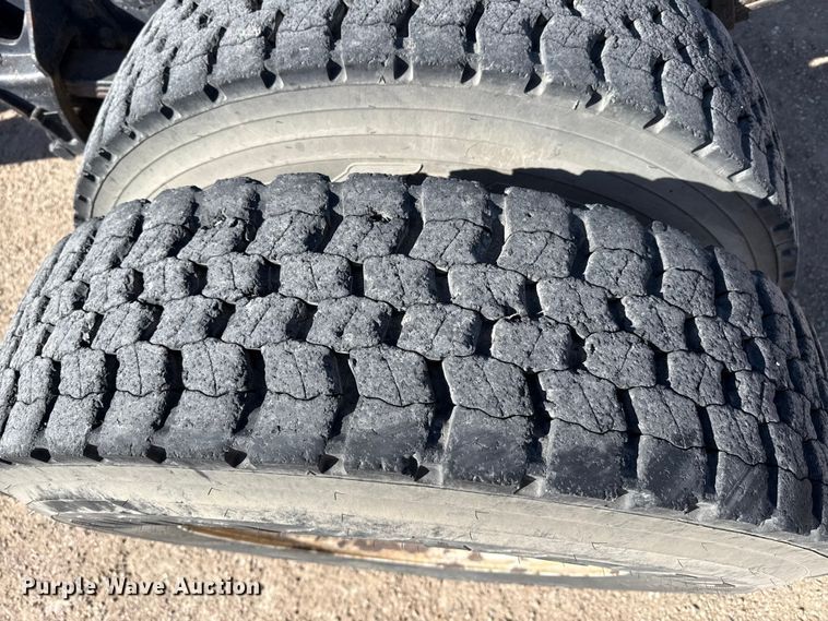 image for item DZ5270 2004 International 4300 truck cab and chassis