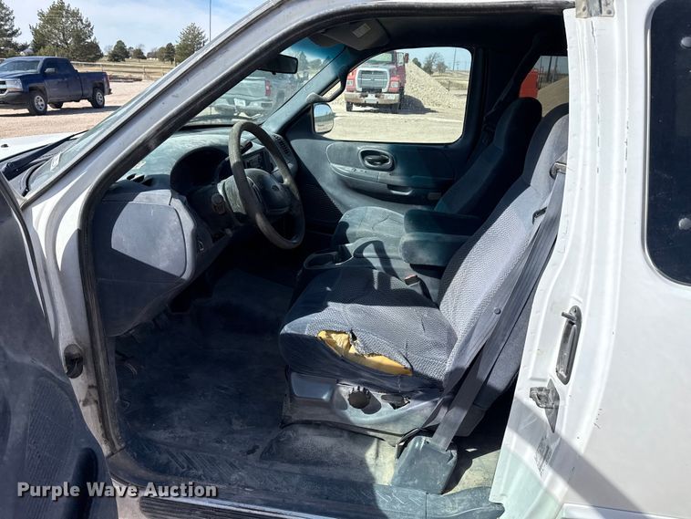 image for item DZ5271 2000 Ford F150 Ext. Cab pickup truck