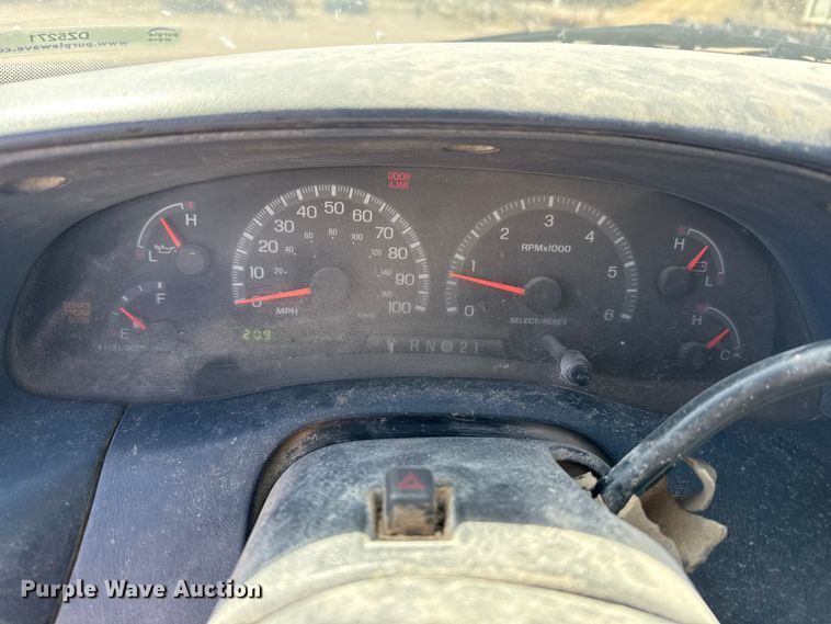 image for item DZ5271 2000 Ford F150 Ext. Cab pickup truck