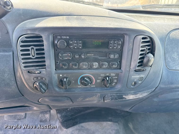 image for item DZ5271 2000 Ford F150 Ext. Cab pickup truck