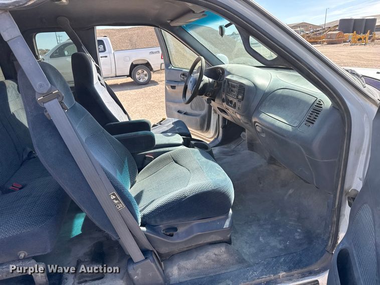 image for item DZ5271 2000 Ford F150 Ext. Cab pickup truck