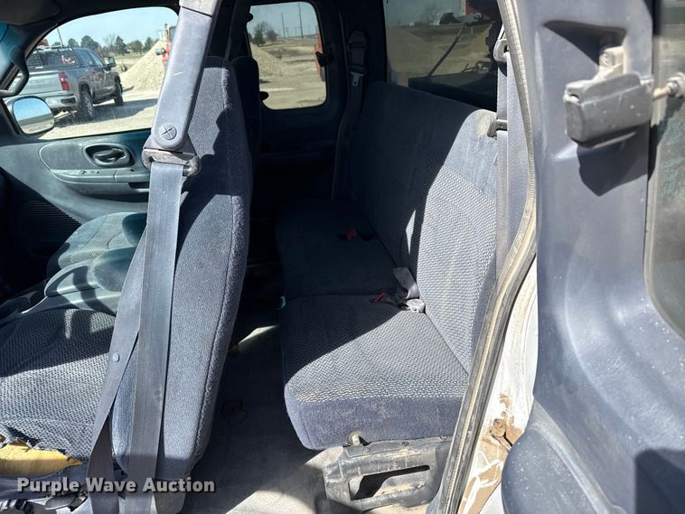 image for item DZ5271 2000 Ford F150 Ext. Cab pickup truck