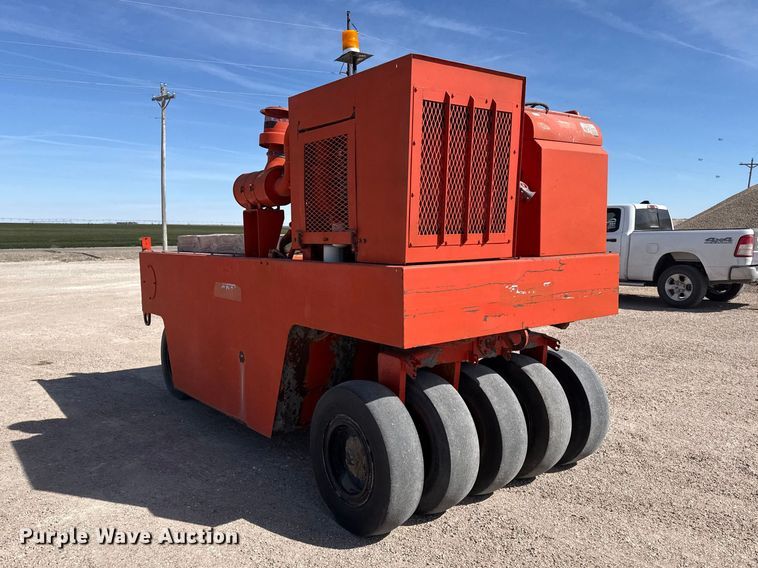 image for item DZ5272 Ingram 9-2800PA pneumatic roller