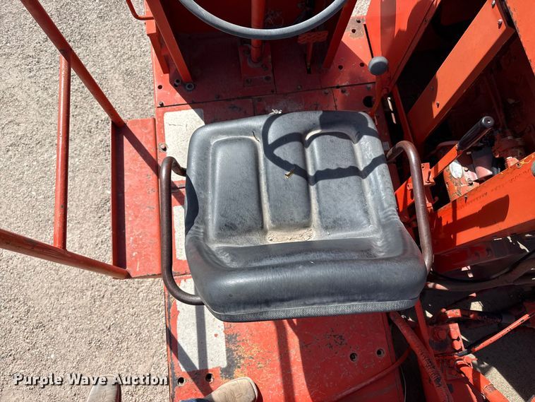 image for item DZ5272 Ingram 9-2800PA pneumatic roller