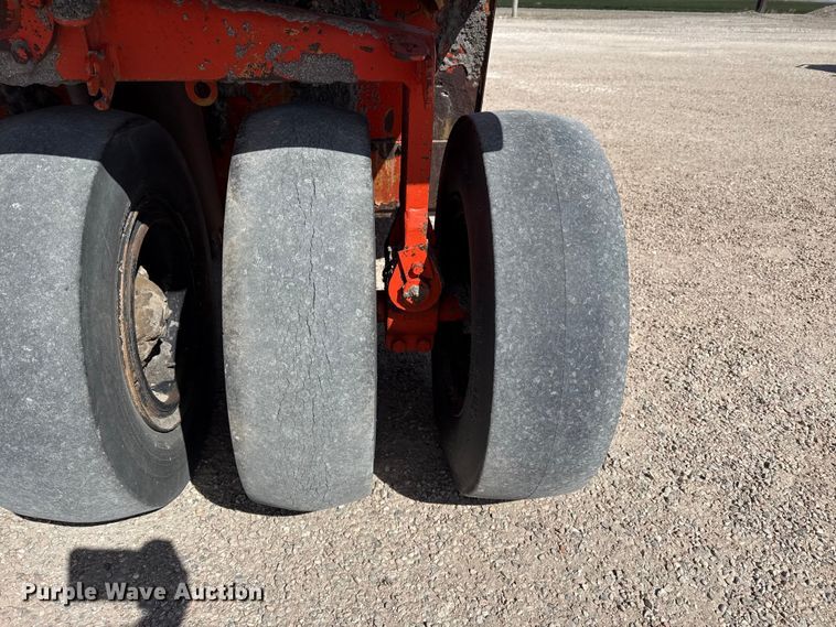 image for item DZ5272 Ingram 9-2800PA pneumatic roller