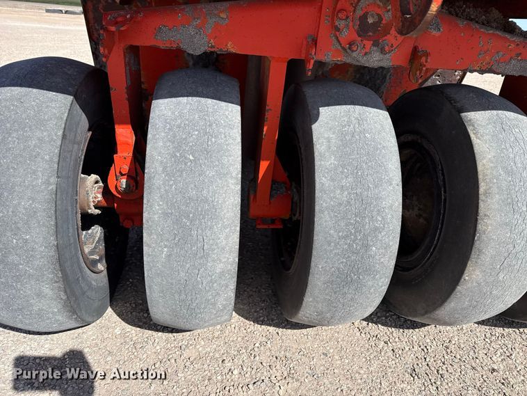 image for item DZ5272 Ingram 9-2800PA pneumatic roller