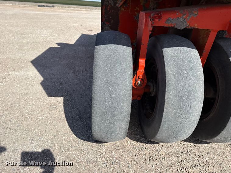 image for item DZ5272 Ingram 9-2800PA pneumatic roller