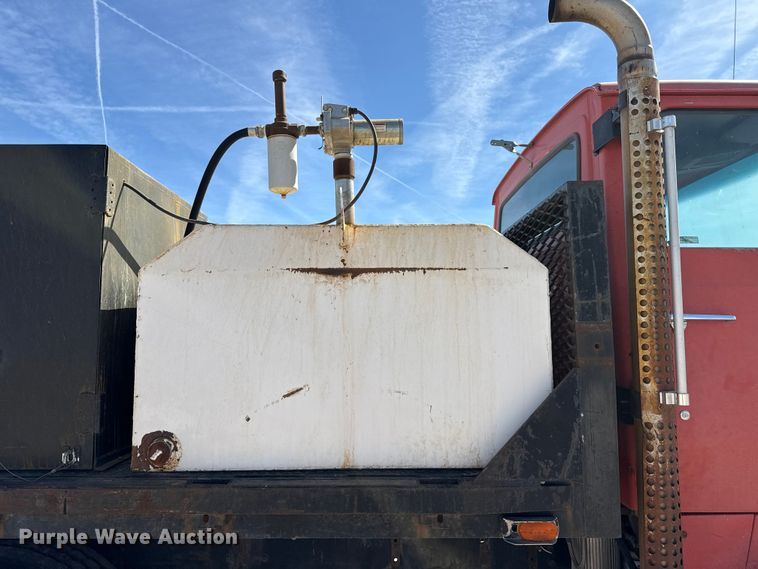 image for item DZ5273 1989 Ford L8000 flatbed truck