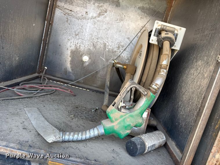 image for item DZ5273 1989 Ford L8000 flatbed truck