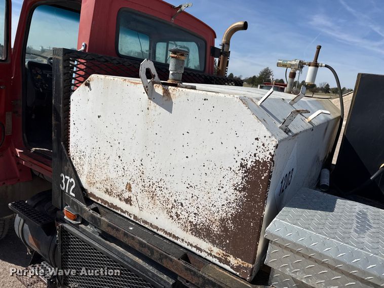 image for item DZ5273 1989 Ford L8000 flatbed truck