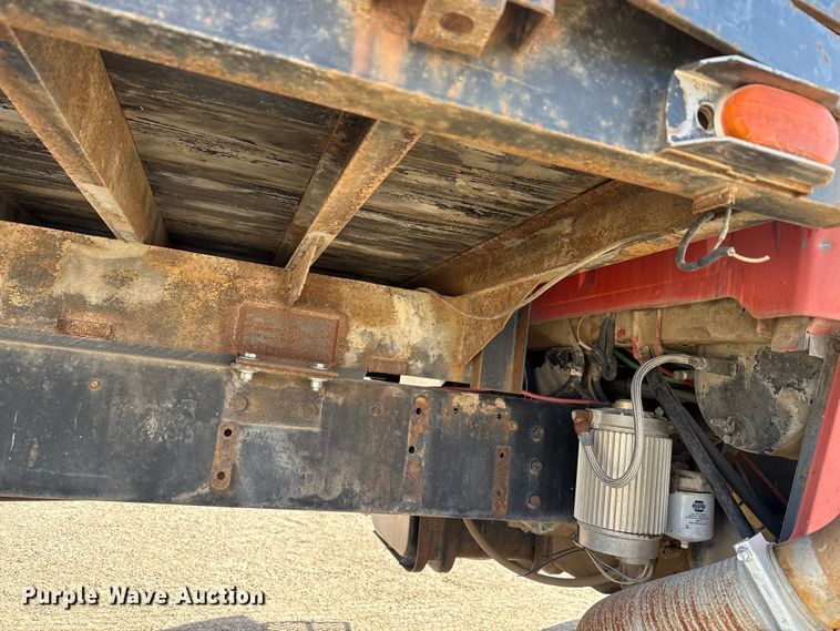 image for item DZ5273 1989 Ford L8000 flatbed truck