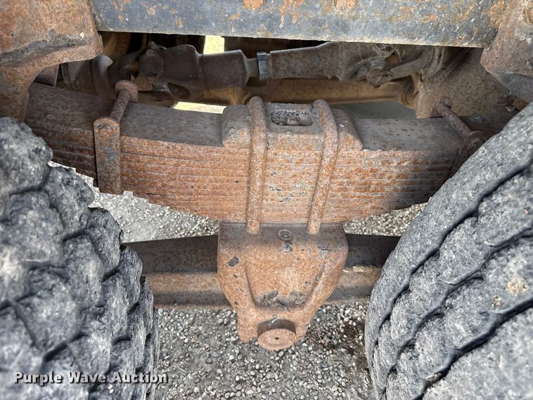 image for item DZ5273 1989 Ford L8000 flatbed truck