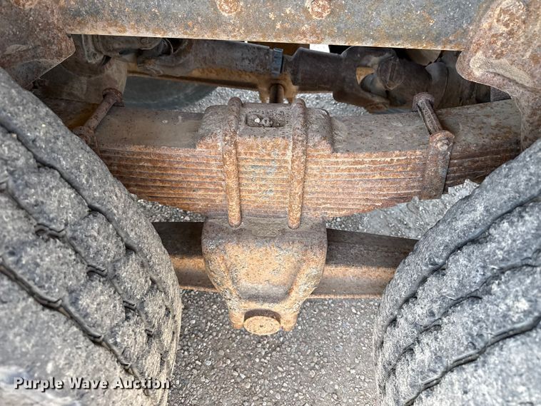 image for item DZ5273 1989 Ford L8000 flatbed truck