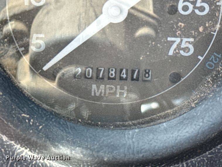 image for item DZ5273 1989 Ford L8000 flatbed truck