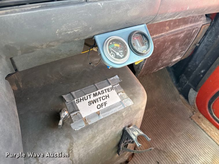 image for item DZ5273 1989 Ford L8000 flatbed truck