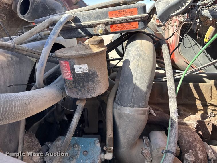 image for item DZ5273 1989 Ford L8000 flatbed truck