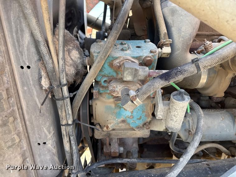 image for item DZ5273 1989 Ford L8000 flatbed truck