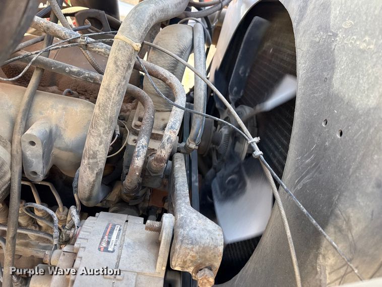 image for item DZ5273 1989 Ford L8000 flatbed truck