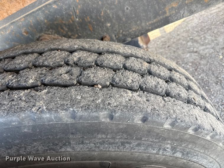 image for item DZ5273 1989 Ford L8000 flatbed truck