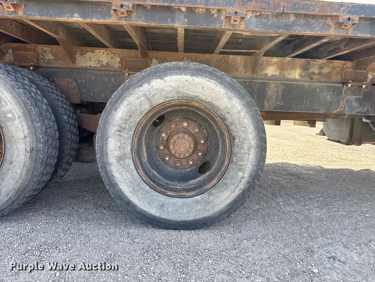 image for item DZ5273 1989 Ford L8000 flatbed truck