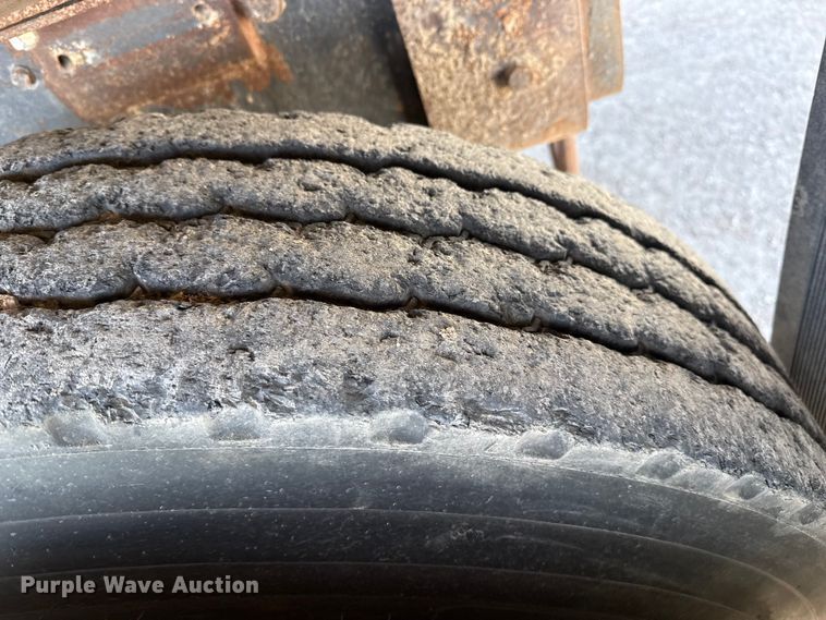 image for item DZ5273 1989 Ford L8000 flatbed truck