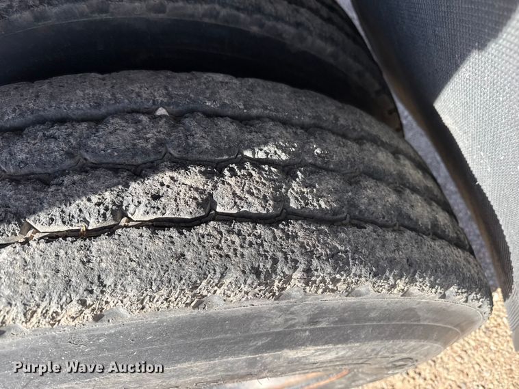 image for item DZ5273 1989 Ford L8000 flatbed truck