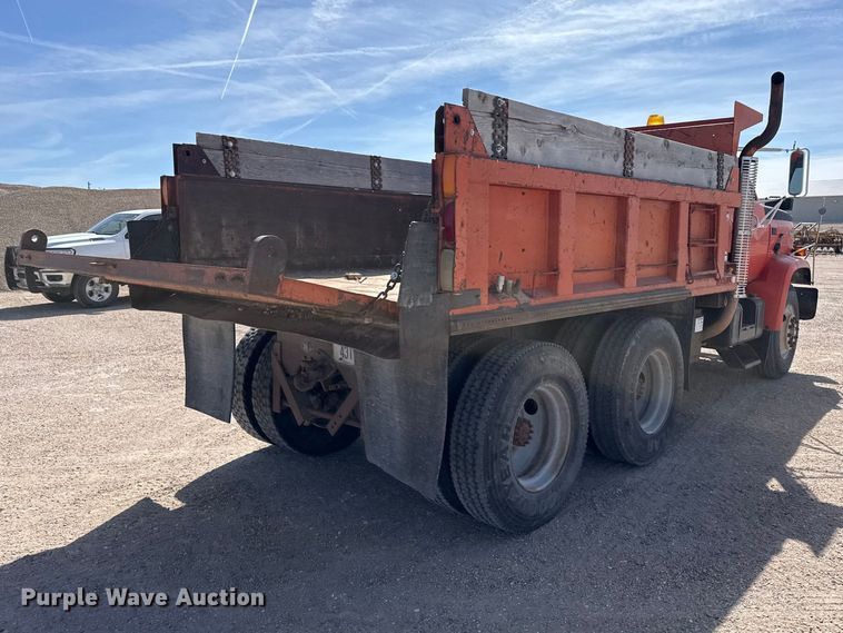 image for item DZ5274 1988 GMC TopKick C7 dump truck