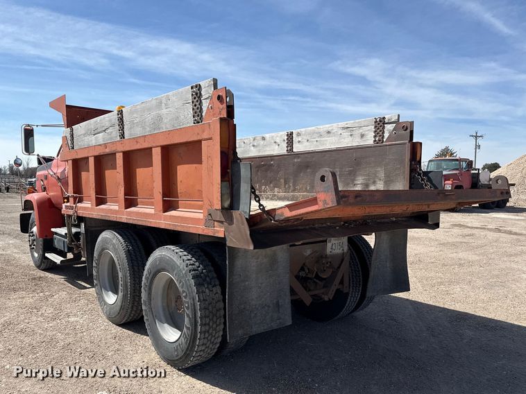 image for item DZ5274 1988 GMC TopKick C7 dump truck