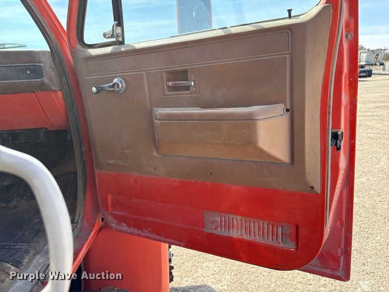 image for item DZ5274 1988 GMC TopKick C7 dump truck