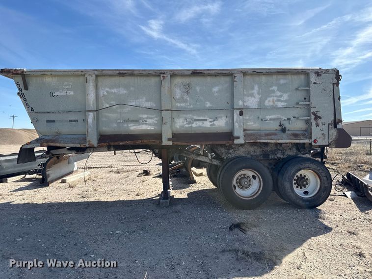 image for item DZ5275 1992 Montone end dump trailer