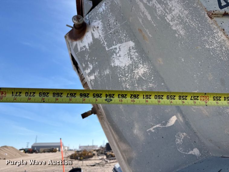 image for item DZ5275 1992 Montone end dump trailer