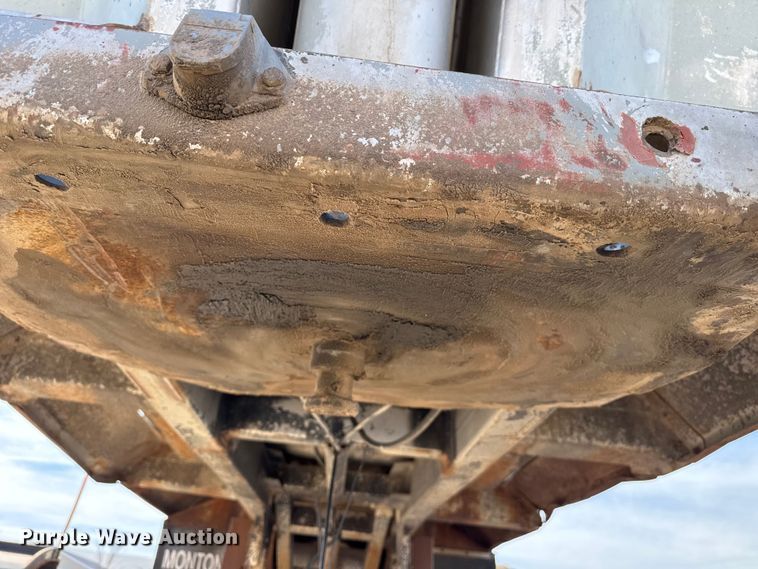 image for item DZ5275 1992 Montone end dump trailer