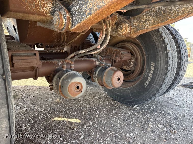 image for item DZ5275 1992 Montone end dump trailer