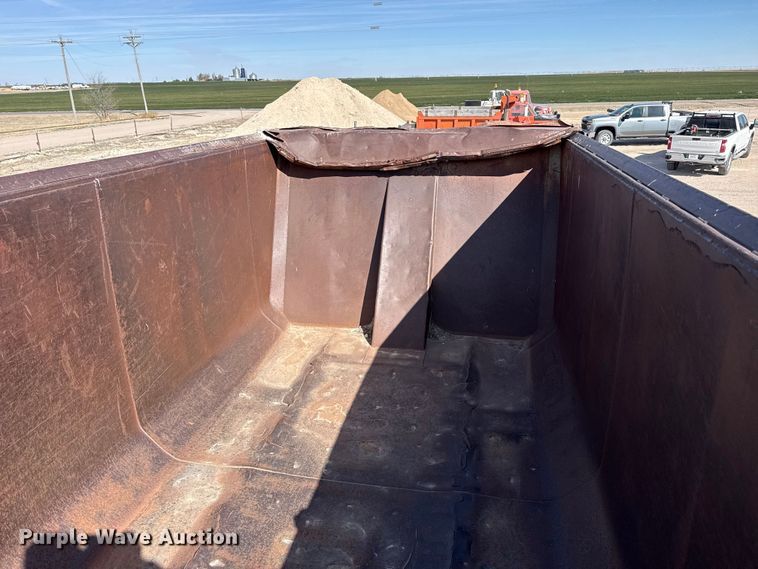 image for item DZ5275 1992 Montone end dump trailer